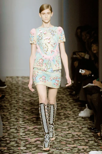 Look 27